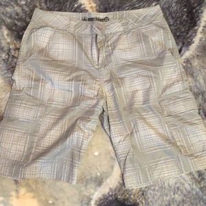 Men's plaid Gray size 34 waist excellent condition cargo shorts